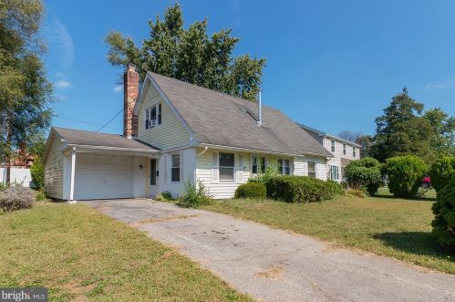 29 Bayberry Ln, Willingboro, NJ 08046-1607
