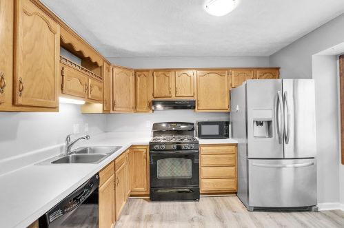 3027 Estate Dr, Noblestown PA  15071-1024 exterior