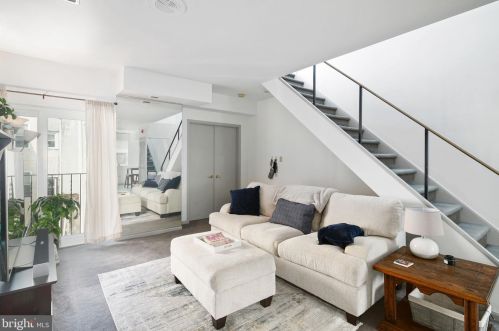 616 Hancock St, Philadelphia, PA 19123-3018