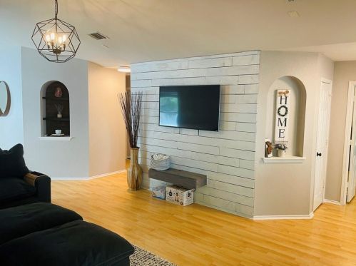 4472 Mather, Uhland TX  78640-9289 exterior