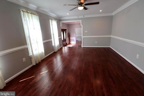 8005 Lake Pleasant Dr, Springfield VA  22153-3005 exterior