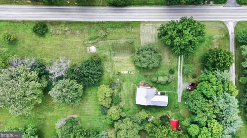 1917 Walnut Bottom Rd, Carlisle PA  17015-9624 exterior