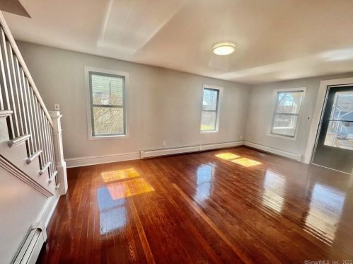 38 Hyatt Ave, Norwalk CT  06850-3519 exterior