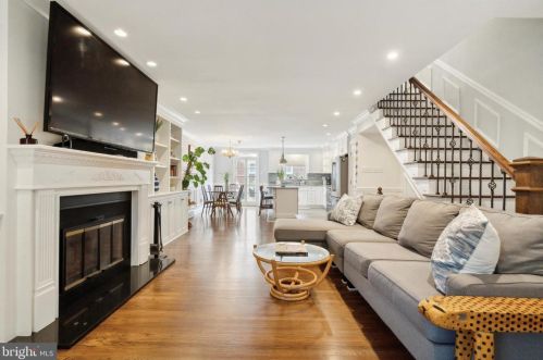 710 Lombard St, Philadelphia PA  19147-1315 exterior