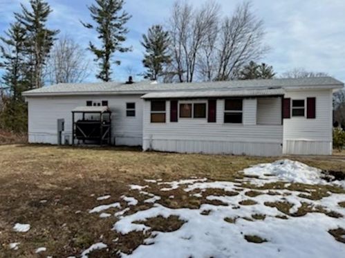 35 Bunker Ln, Dover, NH 03823-7543