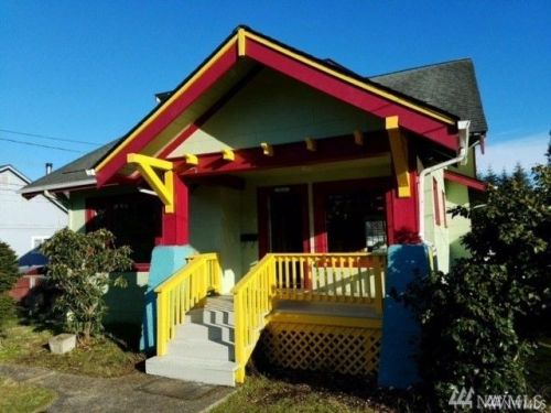 853 Fowler St, Raymond, WA 98577-4610