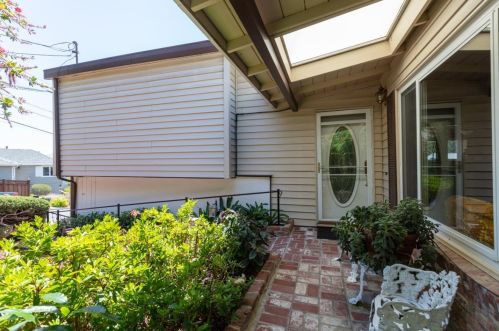 126 Fairbanks Ave, San Carlos, CA 94070-3616