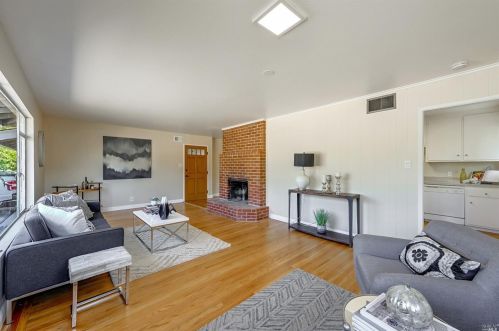 274 Orange Blossom Ln, San Rafael, CA 94903-2506