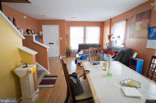 37 Ewing St, Trenton, NJ 08609-1001
