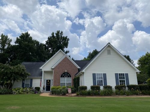 2110 Pemberton Pt, Buford, GA 30519-7538
