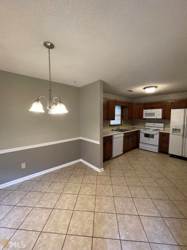 1682 Winchester Way, Conyers GA  30013-1729 exterior