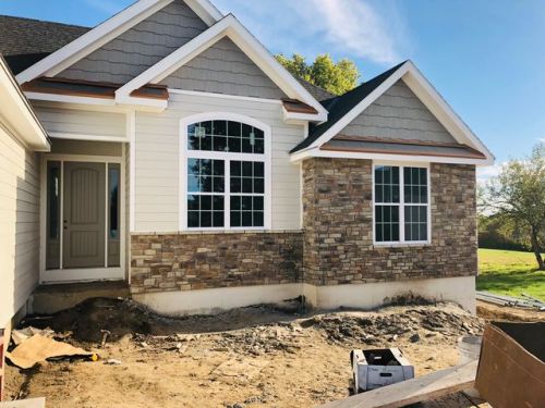 507 Natalee Ln, Gower, MO 64454-9313