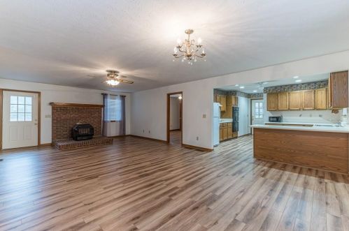 1526 Cronic Town Rd, Auburn, GA 30011-2539