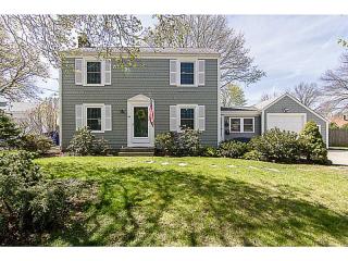 40 Algonquin Rd, East Providence, RI 02916-3502