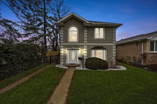 6716 Harts Rd, Niles, IL 60714-4413