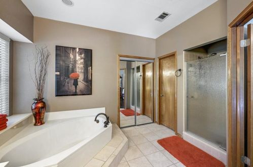 3918 Caney Crk Rd, Austin TX  78732-2216 exterior