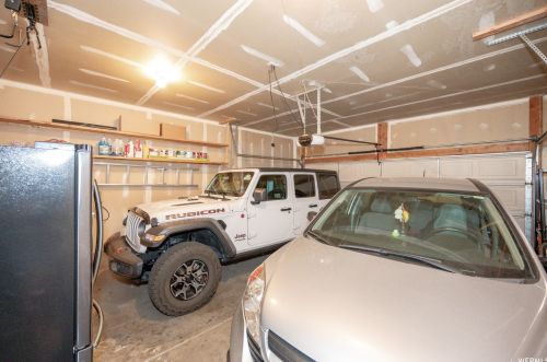 9242 Targhee Dr, Taylorsville UT 84088-6360 exterior