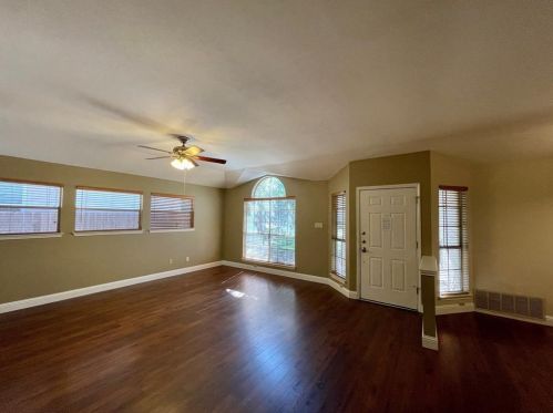 4206 Cortina Dr, Austin TX  78749-4926 exterior