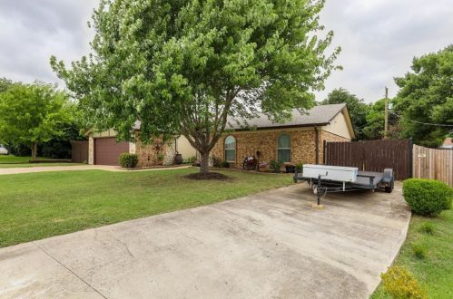 8421 Main St, Fort Worth, TX 76182-4119