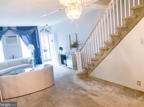 2220 Darien St, Philadelphia, PA 19148-3106