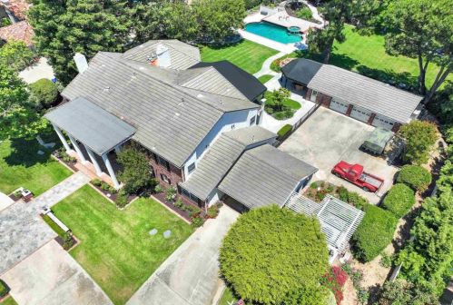 1156 Sugarbush Dr, Vista CA 92084-7464 exterior