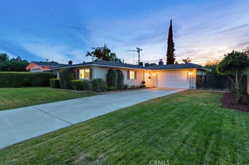 418 Sherwood St, Redlands, CA 92373-5714