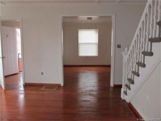 61 Warwick St, Middletown CT  06457-3703 exterior