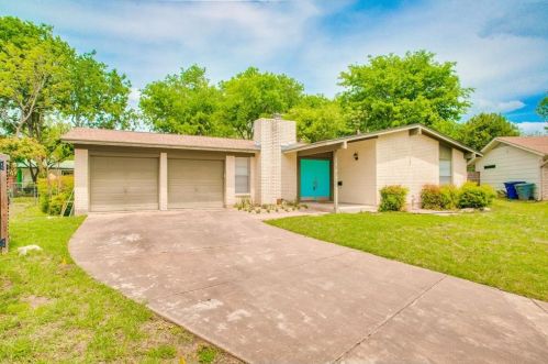 3102 Candlelight Ct, Austin TX  78757-7501 exterior