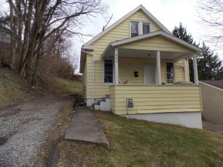 932 Union Ave, Morgantown WV  26505-5166 exterior