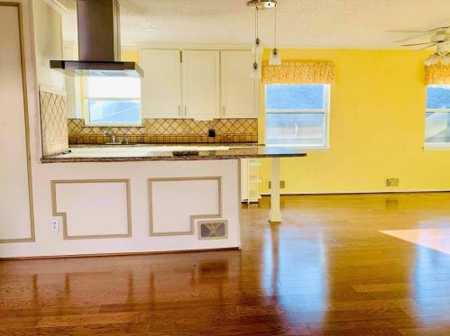 10212 Chesterton Dr, Dallas TX  75238-2248 exterior