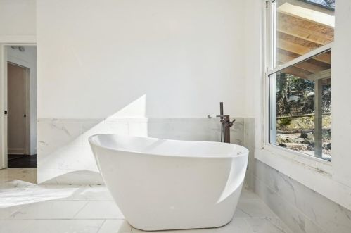 984 Burns Dr, Atlanta GA  30310-4632 exterior