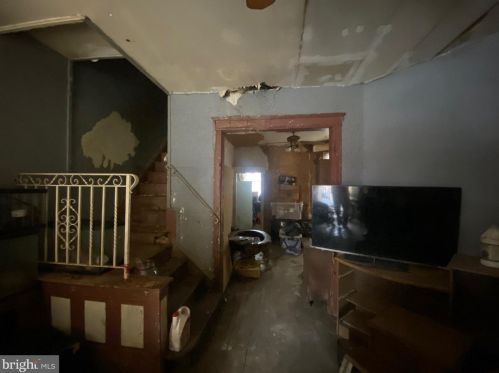 4233 Franklin St, Philadelphia, PA 19140-2222