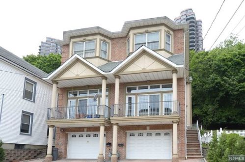 388 Undercliff Ave, Edgewater, NJ 07020-7251