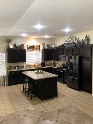 103 Goldenrod Ave, Perris, CA 92570-7240
