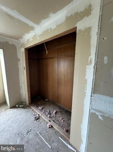 129 63rd St, Philadelphia PA 19142-2303 exterior