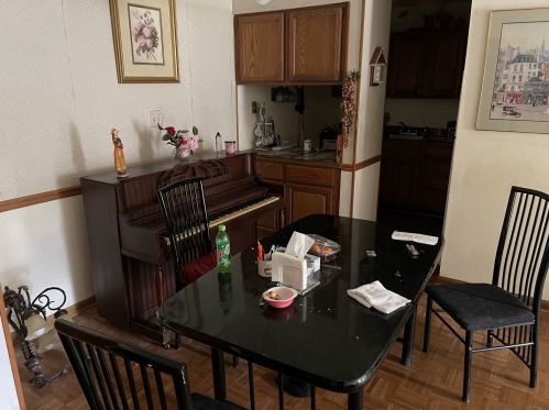 705 Grove Dr, Buffalo Grove, IL 60089-4042