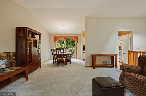 4460 Hamilton Dr, Saint Paul MN  55123-1974 exterior