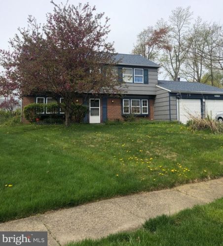 9 Norman Ln, Willingboro, NJ 08046-1318