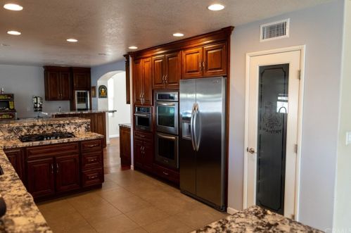 9127 Middlefield Dr, Riverside CA  92508-6261 exterior