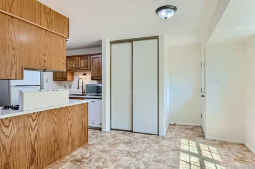 2566 Quintero Way, Aurora CO  80013-1558 exterior