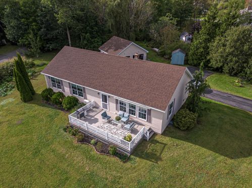 63 Bobolink Ln, Thomaston, ME 04861-3503