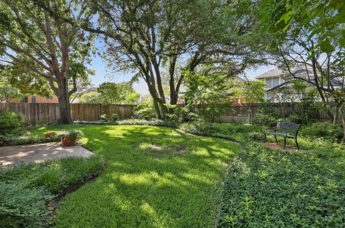 1740 Brook Ln, Lewisville TX  75028-4579 exterior