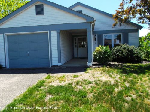 5 Dorset Rd, Lakehurst, NJ 08759-6819