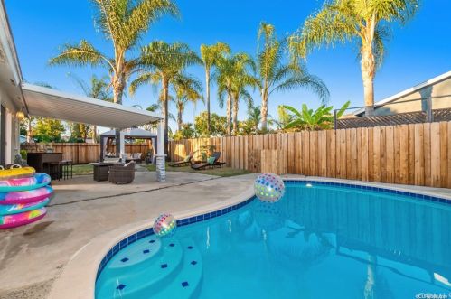 377 1st St, El Cajon, CA 92019-4713
