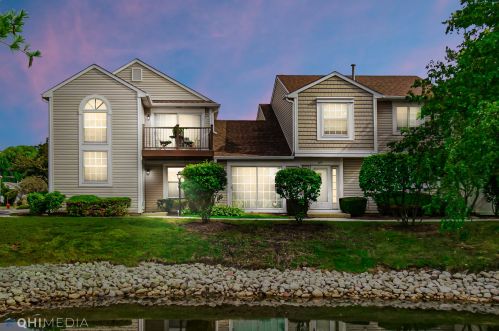 321 Le Parc Cir, Buffalo Grove, IL 60089-6909