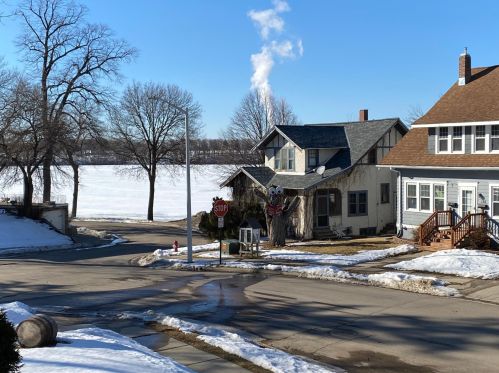 127 Lake Park Blvd, Fairmont, MN 56031-2133
