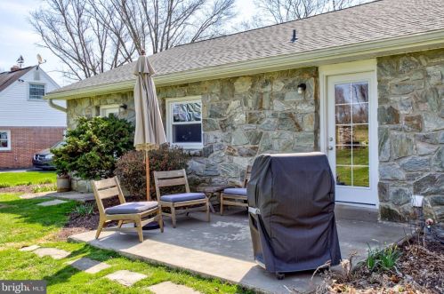 1853 Rockvale Rd, Lancaster PA  17602-1315 exterior