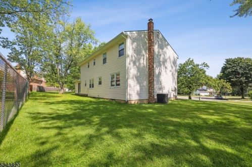 5 Little Cir, Trenton, NJ 08648-2006