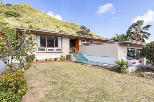 641 Hahaione St, Honolulu, HI 96825-1032
