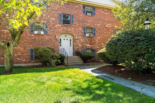 3 Fairfax Ave, Derry, NH 03038-1530